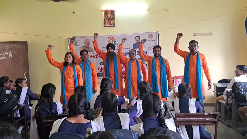 सेवा संकल्प अभियान:- तेवर और भेड़ाघाट में नुक्कड़ नाटक के जरिए प्रदर्शित की अनकही कहानियां