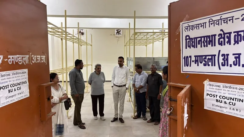 कलेक्टर ने किया ईवीएम एवं वीवीपेट वेयरहाउस का त्रैमासिक निरीक्षण