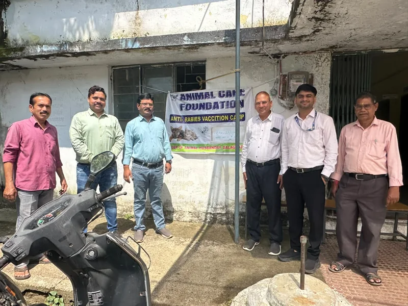 विश्व रेबीज दिवस पर 30 पालतू श्वानों का निःशुल्क टीकाकरण