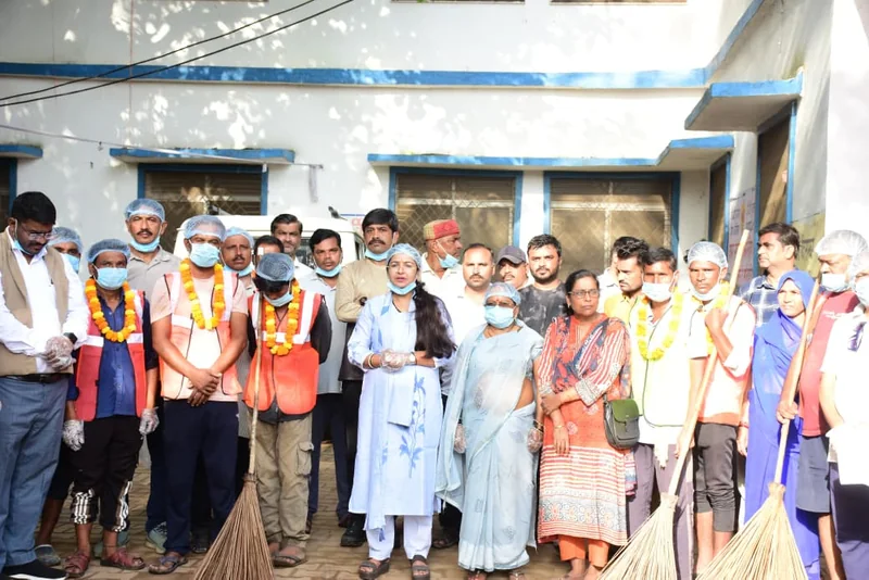 सेवा मेरा योगदान कार्यक्रम में राज्यमंत्री ने कोठी में किया स्वच्छता सेवा में श्रमदान